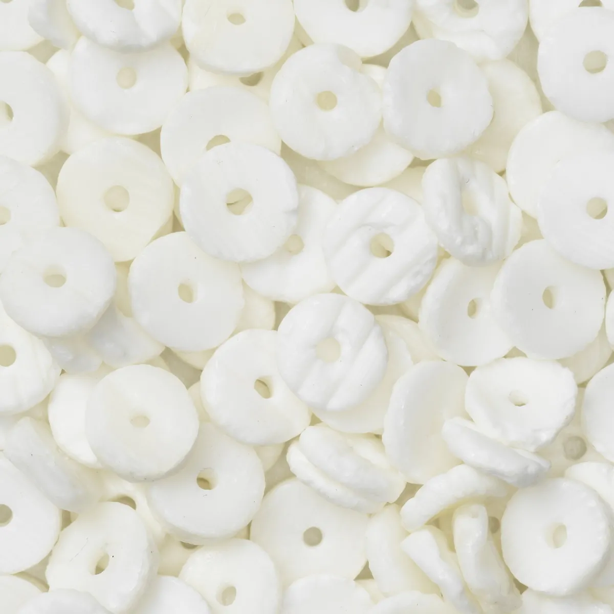Panduro Jewellery 90–100 heishi beads / heishi-pärlor av äkta snäckskal