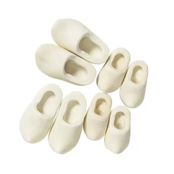 Panduro Hobby Miniatyrkit med 4 par små tofflor av ljust trä, längd 3–4 cm | Dekorera