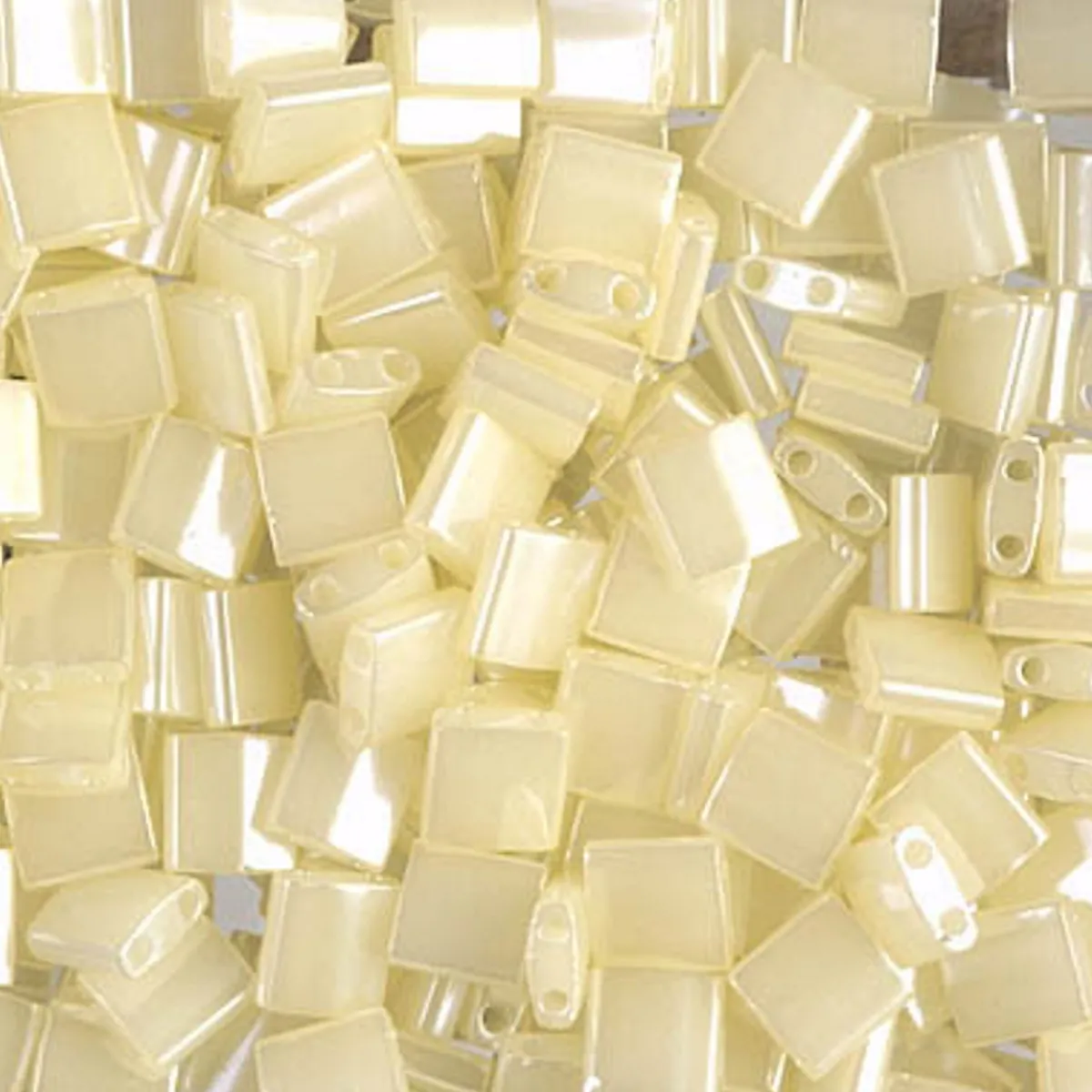MIYUKI Tila ljusgul 10gr – TL0513 Butter Cream Ceylon | Glaspärlor