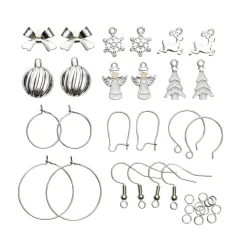 Panduro Jewellery Örhängeskit med jultema – 6 par örhängen och 12 hängen / charms i silver och vitt