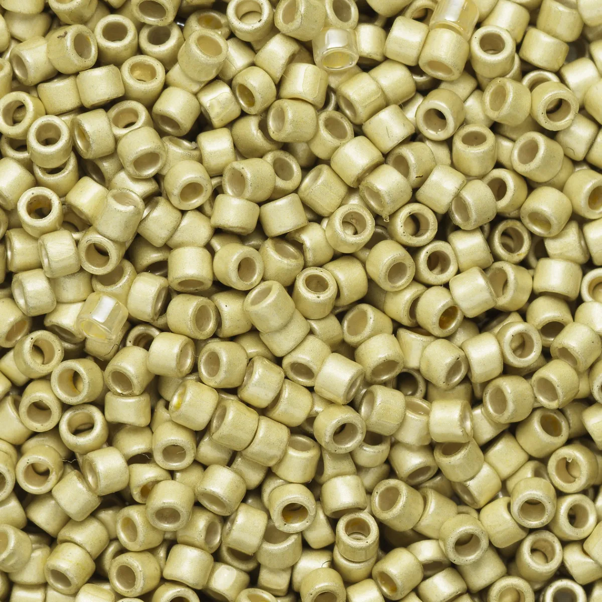 TOHO Beads Japan TOHO-pärlor 11/0 – gulgrön metallic matt, PF559F PF galvanized matte yellow gold